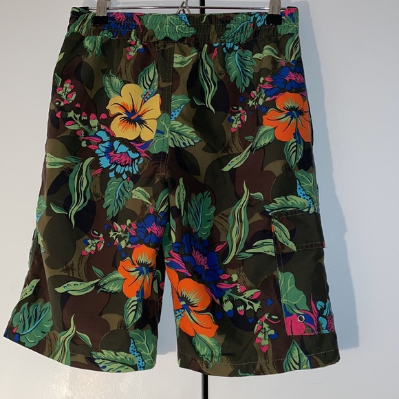 Polo Ralph Lauren (NWT) tropical swimming trunks for boys. Size L(14-16). - Picture 2 of 3